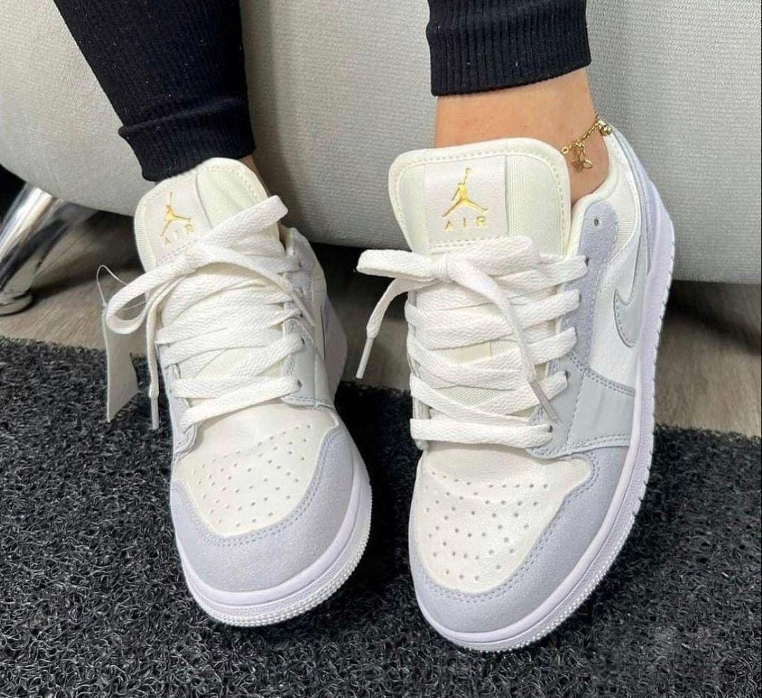 NIKE JORDAN LOW