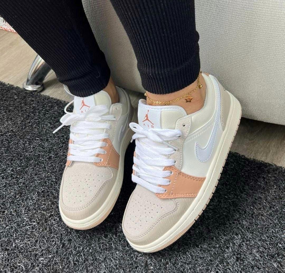 NIKE JORDAN LOW